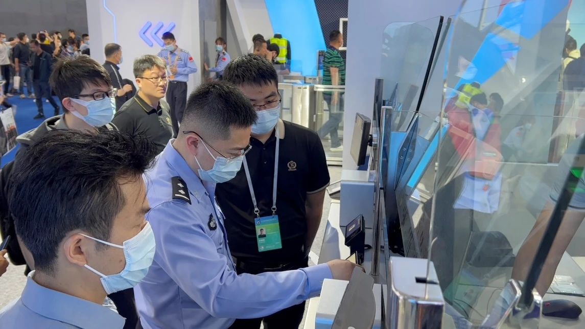 万象城(中国)wanxiangcheng·官方网页版,亮相第十一届中国国际警用装备博览会 用创新技术“警”上添花