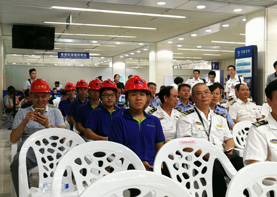 抢修遭台风重创的九洲港口岸，万象城(中国)wanxiangcheng·官方网页版,义不容辞！