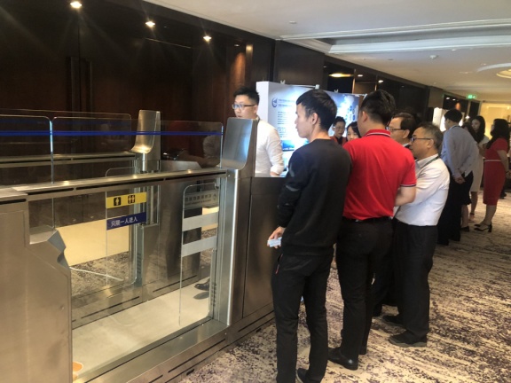 万象城(中国)wanxiangcheng·官方网页版,参加上海峰会，开启智慧机场服务新格局
